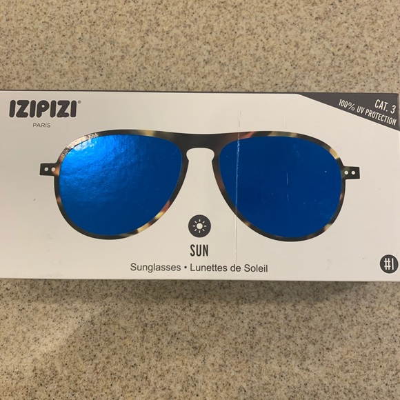 IZIPIZI Sunglasses aviator NWT and box - Picture 3 of 8